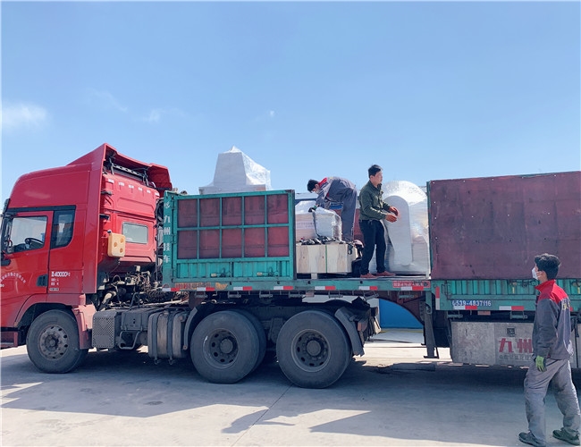匯品滾揉機(jī)、鹽水注射機(jī)發(fā)貨現(xiàn)場