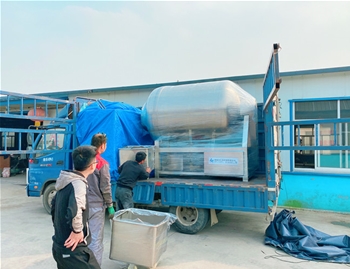 2000L變頻水冷泵真空滾揉機1臺，200L不銹鋼料車2臺，發(fā)貨河南周口