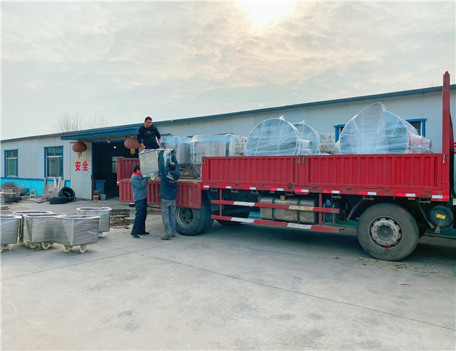 電加熱夾層鍋6臺(tái)，料車6臺(tái)，發(fā)往安徽亳州