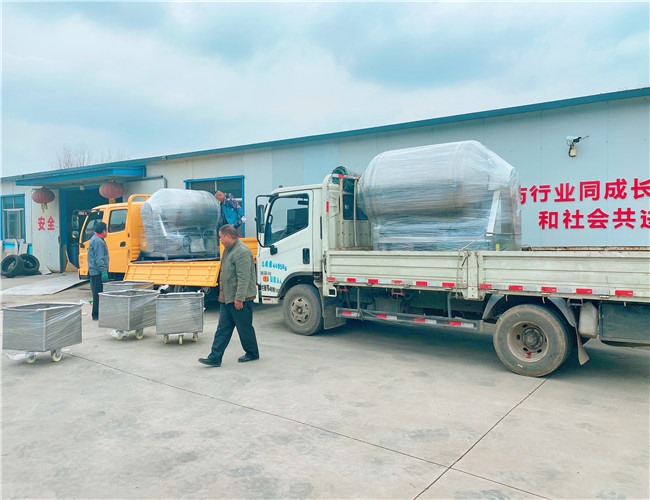 600L真空滾揉機加4臺料車發(fā)往武漢，1200L真空滾揉機發(fā)往深圳