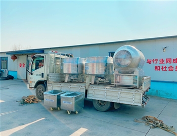 600L真空滾揉機(jī)、700L電加熱夾層鍋、200L料車發(fā)往河南
