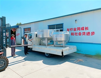 立式保溫電加熱夾層鍋1200L一臺，500L一臺，發(fā)往河南周口