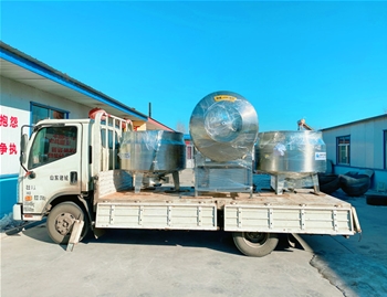 700L立式電加熱夾層鍋2臺(tái)，1200L真空滾揉機(jī)1臺(tái)，發(fā)貨河南