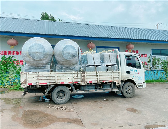 800L真空滾揉機(jī)2臺(tái)，200L料車15臺(tái)，發(fā)貨昌樂(lè)