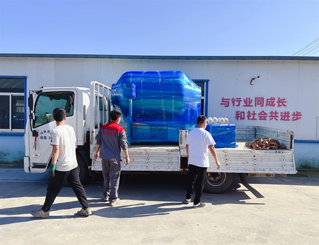 濮陽烤鴨廠訂購1200L真空滾揉機(jī)、200L料車2臺(tái)，發(fā)貨