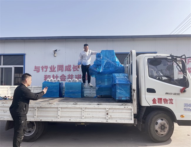匯品新款80針鹽水注射機(jī)1臺(tái)，200L不銹鋼料車(chē)2臺(tái)發(fā)貨安徽合肥