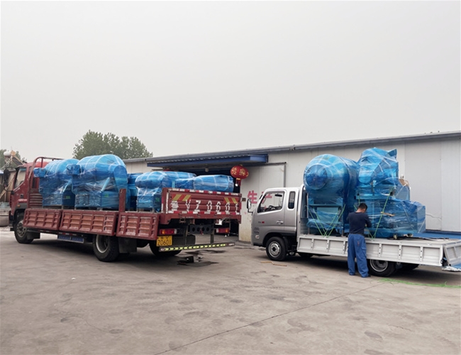 匯品真空滾揉機(jī)、料車(chē)、上料器、真空包裝機(jī)、夾層鍋等肉制品深加工設(shè)備發(fā)貨湖北武漢