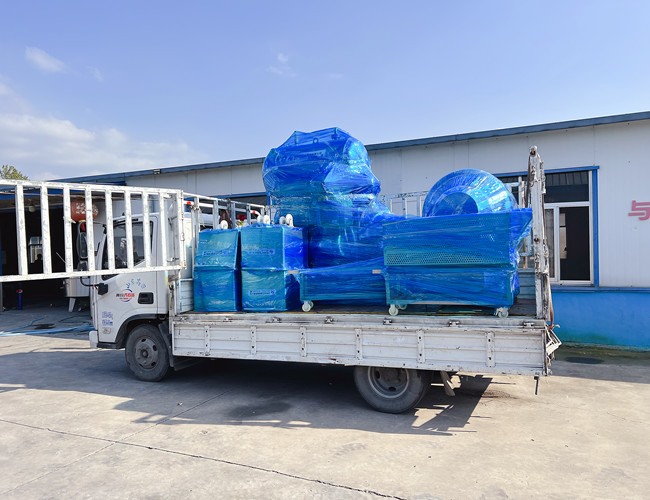 700雙層全自動殺菌鍋、料車、滾揉機(jī)發(fā)貨河南周口